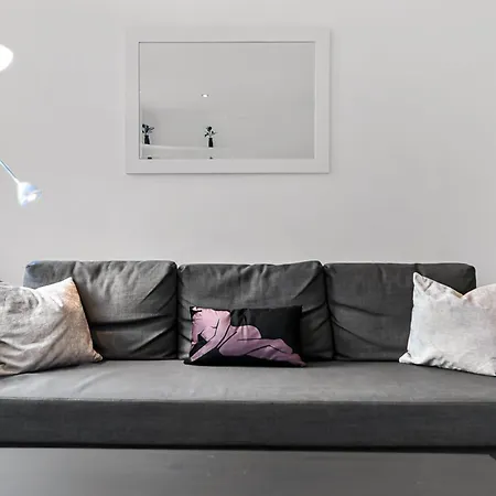 1 Bed Apartment- Marble Arch 5 Apartment