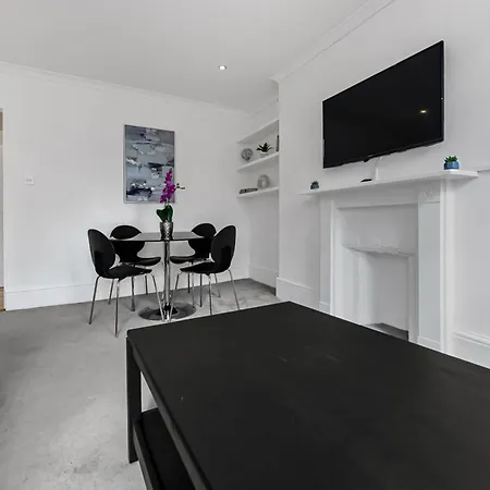 1 Bed Apartment- Marble Arch 5 Apartment *