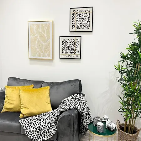 Apartment Stylish Ealing -near Tube - Ideal For Family&group London