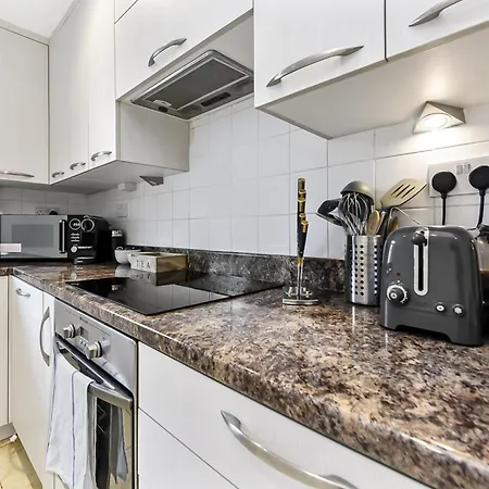 1 Bed Apartment- Marble Arch 5