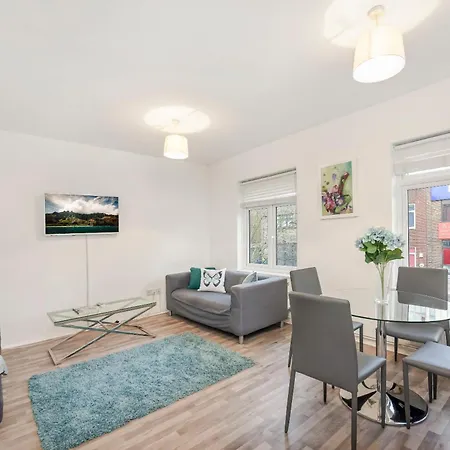 2 Bed Apartment- Finsbury Park Station C Apartment
