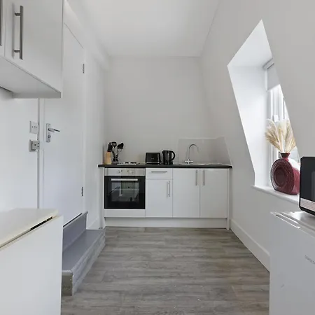 One Bedroom Flat Opposite Archway Station Apartment London