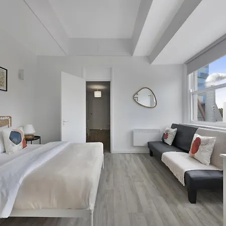 One Bedroom Flat Opposite Archway Station *