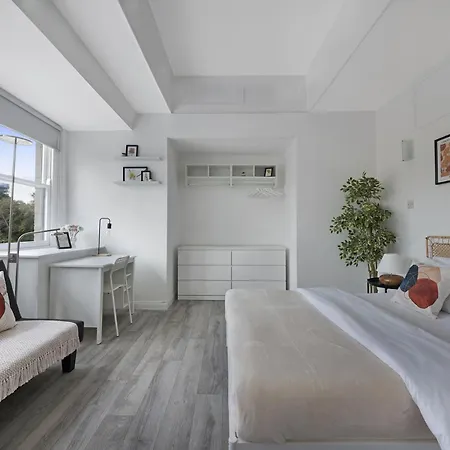 One Bedroom Flat Opposite Archway Station Apartment London