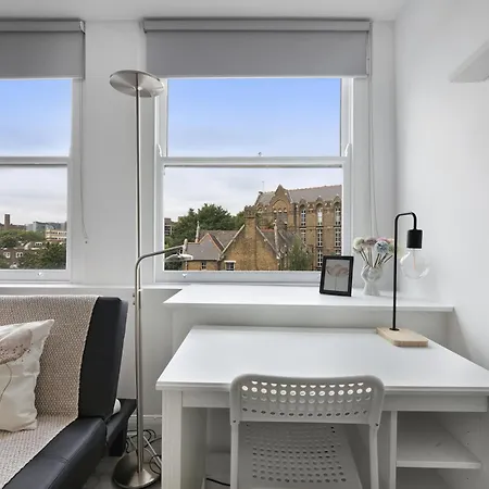 One Bedroom Flat Opposite Archway Station *