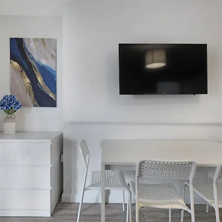 One Bedroom Flat Opposite Archway Station Apartment *