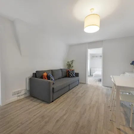 One Bedroom Flat Opposite Archway Station Apartment *