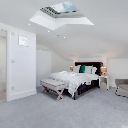 Apartment By Valiance London
