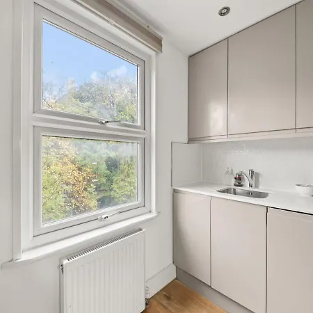 Sg, Cosy In Paddington London