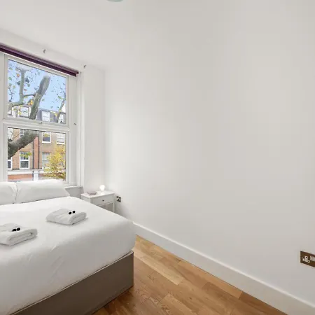 Sg, Cosy In Paddington London
