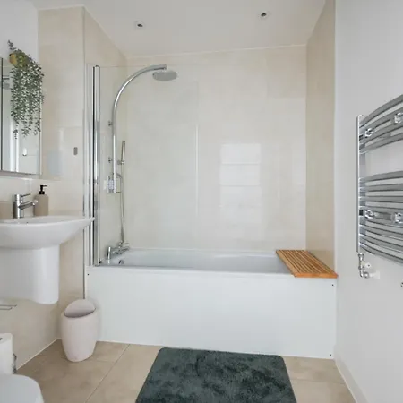 Apartment Canary Chic 2 Bedroom With Marina Views