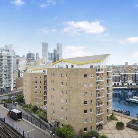 Canary Chic 2 Bedroom With Marina Views London