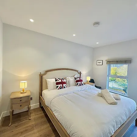 Kensington Penthouse Apartment