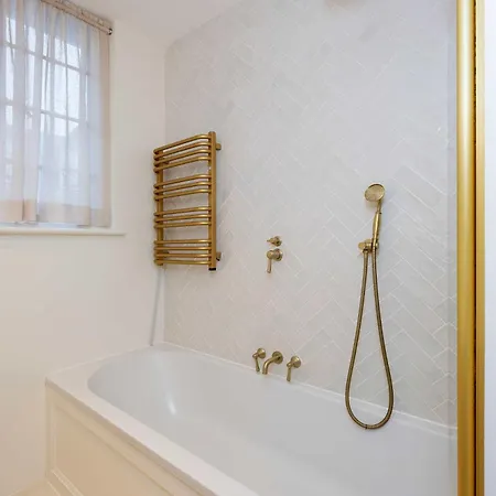 Veeve - A Sumptuous London