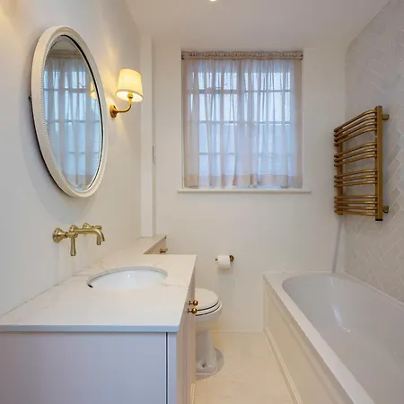 Veeve - A Sumptuous * London