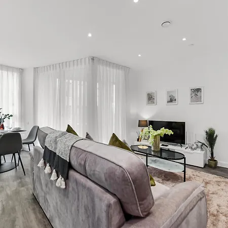 Apartment Stylish 2-bd For Trendy Urban Travelers - Sleeps 5 *