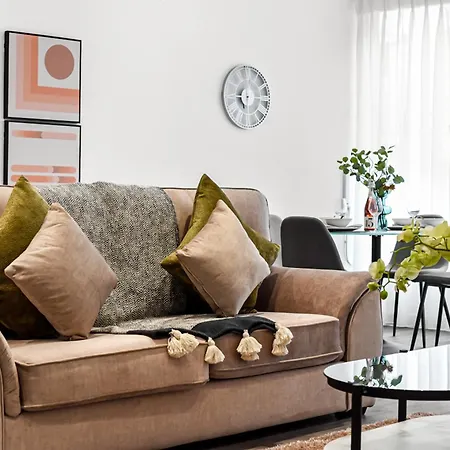 Stylish 2-bd For Trendy Urban Travelers - Sleeps 5