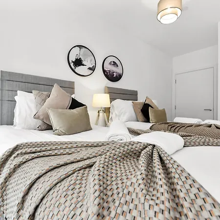 Apartment Stylish 2-bd For Trendy Urban Travelers - Sleeps 5 *