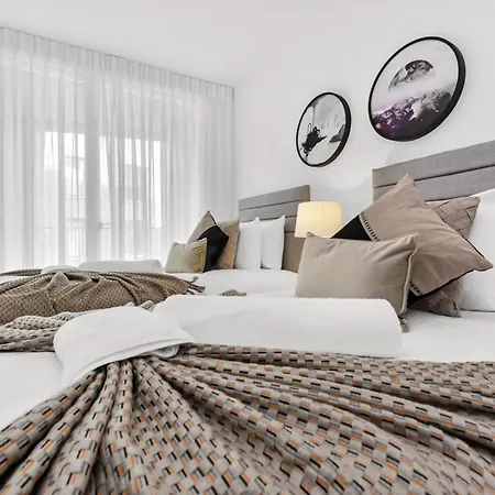 Apartment Stylish 2-bd For Trendy Urban Travelers - Sleeps 5