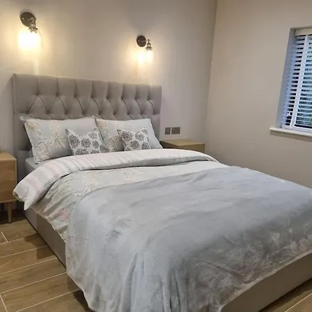 Beautiful Newly Renovated Flat In Orpington