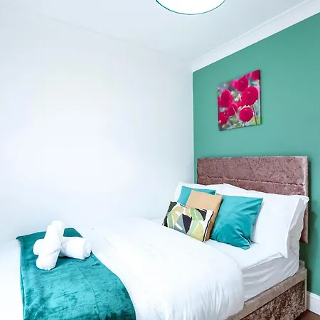 Apartment Cosy 4 Bed With Garden & Driveway Parking Wimbledon