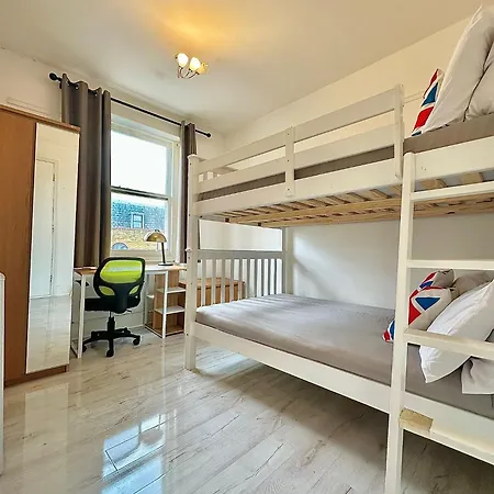 Guest house 81 London