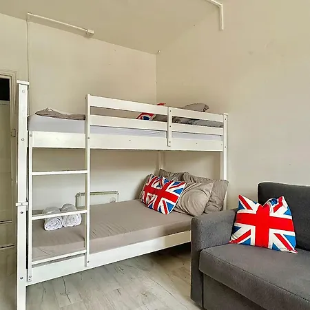 81 * London