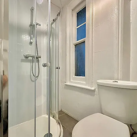 Gæstehus 81 *