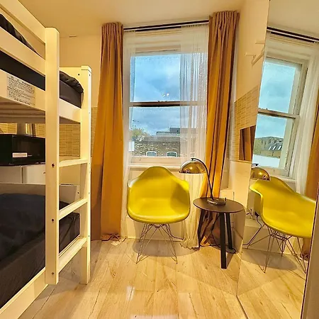 Guest house 81 London