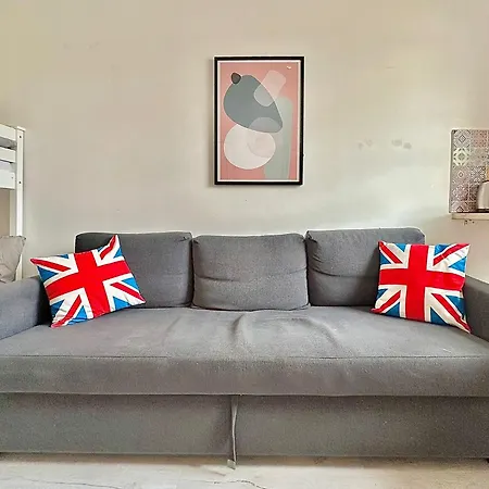 81 Guest house London