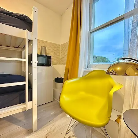 81 Guest house