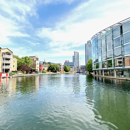 Homestay A Brand New Flat With 3 Bedrooms & 3 Baths In Zone 1 Angel For Max 9 Ppl London