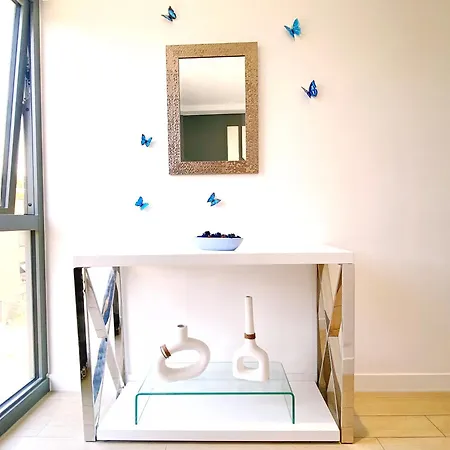 A Brand New Flat With 3 Bedrooms & 3 Baths In Zone 1 Angel For Max 9 Ppl *