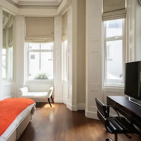 Apartment Super Knightsbridge 2 Bed Gound Floor