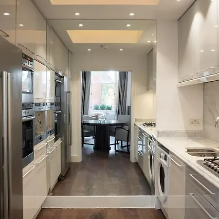 Super Knightsbridge 2 Bed Gound Floor