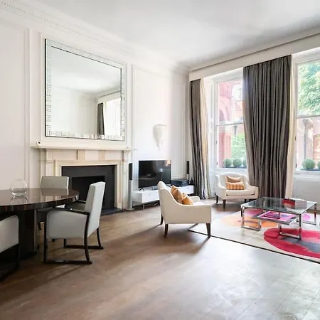Super Knightsbridge 2 Bed Gound Floor Apartment