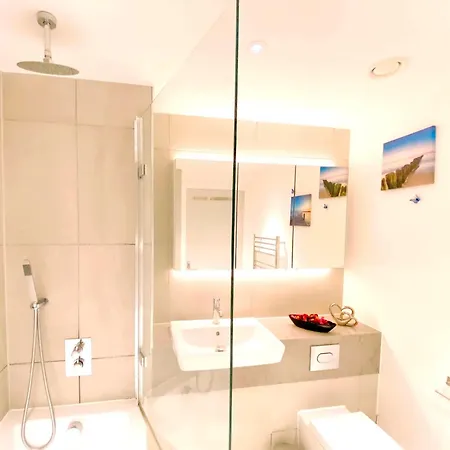 Homestay A Brand New Flat With 3 Bedrooms & 3 Baths In Zone 1 Angel For Max 9 Ppl *