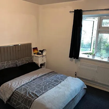 1-bed Flat With Fast Wi-fi In Prime Location 15mins From Apartment London