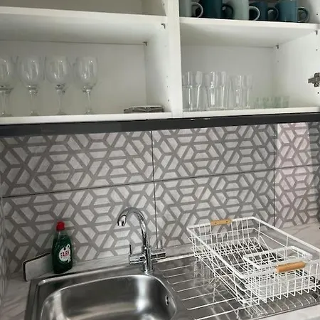 4 Bedroom Semi Detached House London Edgware