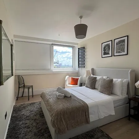 With Stuning Views Close To Center Apartment *