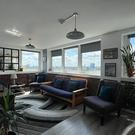 With Stuning Views Close To Center Apartment