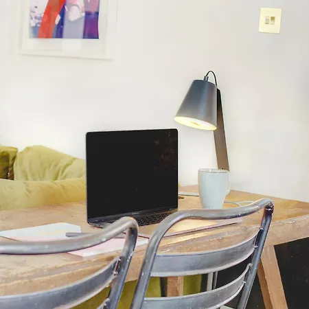 Stylish Flat In Shoreditch, Private Roof Terrace * London