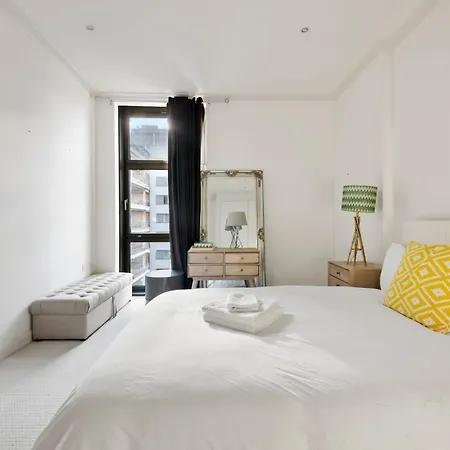 Londwell, Canary Wharf River Thames Penthouse * London
