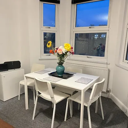 Apartment Near Alexandra Palace,