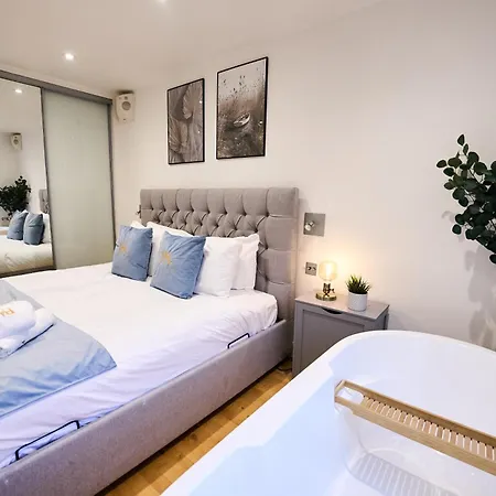The Garden Loft Apartment London