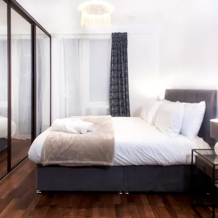 Holiday home Spacious 3-bed House Close To The O2 Arena & Tube