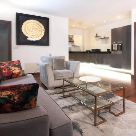 Holiday home Spacious 3-bed House Close To The O2 Arena & Tube London