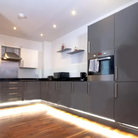Spacious 3-bed House Close To The O2 Arena & Tube *