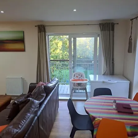 Spacious And Modern Two Bedroom Two Bathroom Flat דירה Edgware