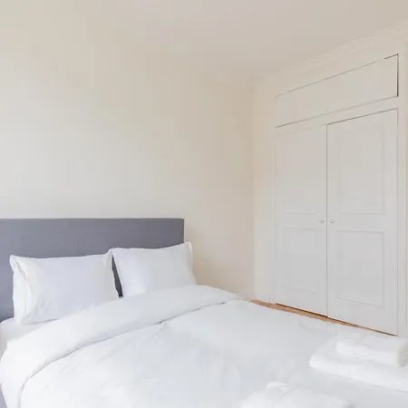 Fantastically Located 2bd Flat Kensington Apartment